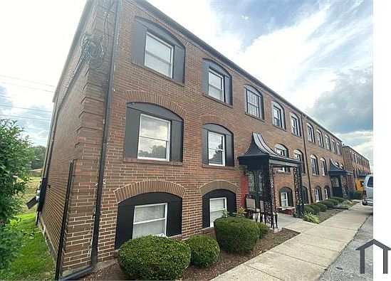 1st image of 4903 Saddlebrook Ln APT 2
