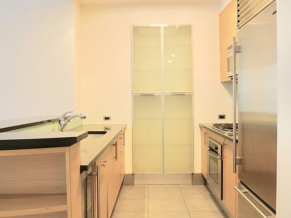 5th image of 325 5th Ave APT 8A