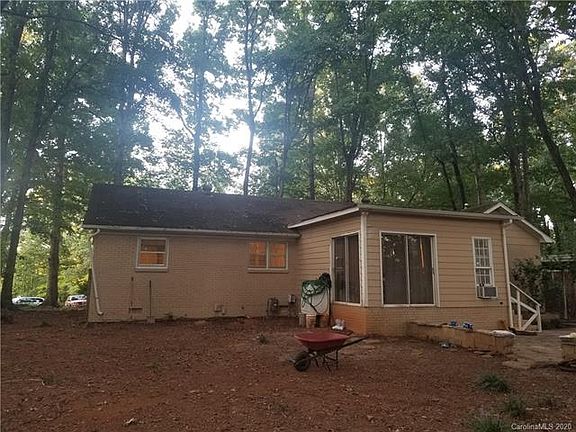 2nd image of 3101 Glenelm Ct #5