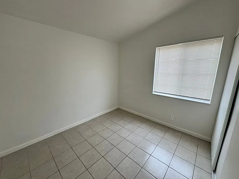 44733 Foxton Ave — Photo 12