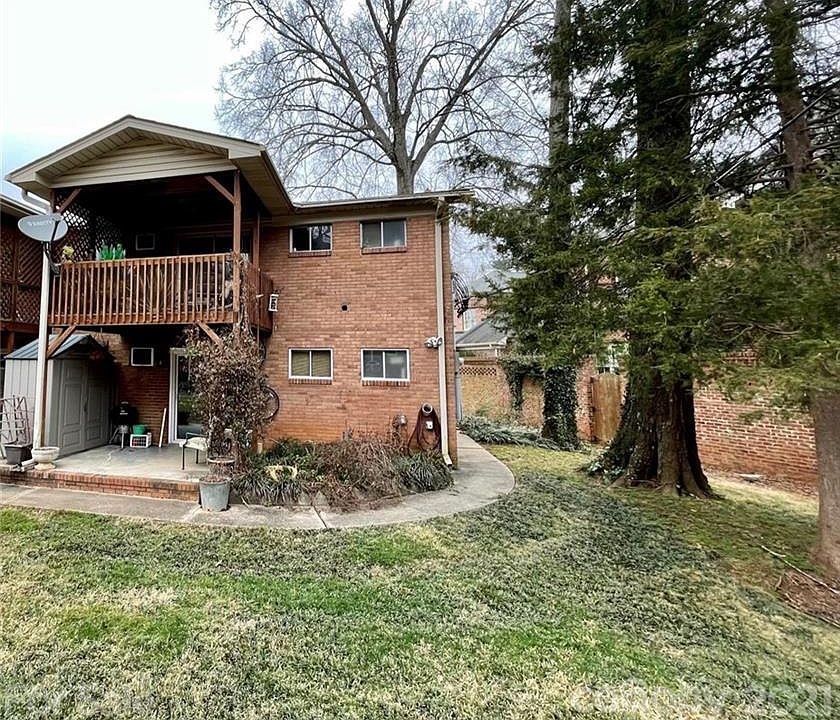 2nd image of 2631 Vail Ave