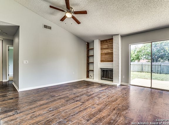 3rd image of 5926 Whispering Lake St
