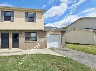 3228 Clime Rd, Columbus, OH 43223