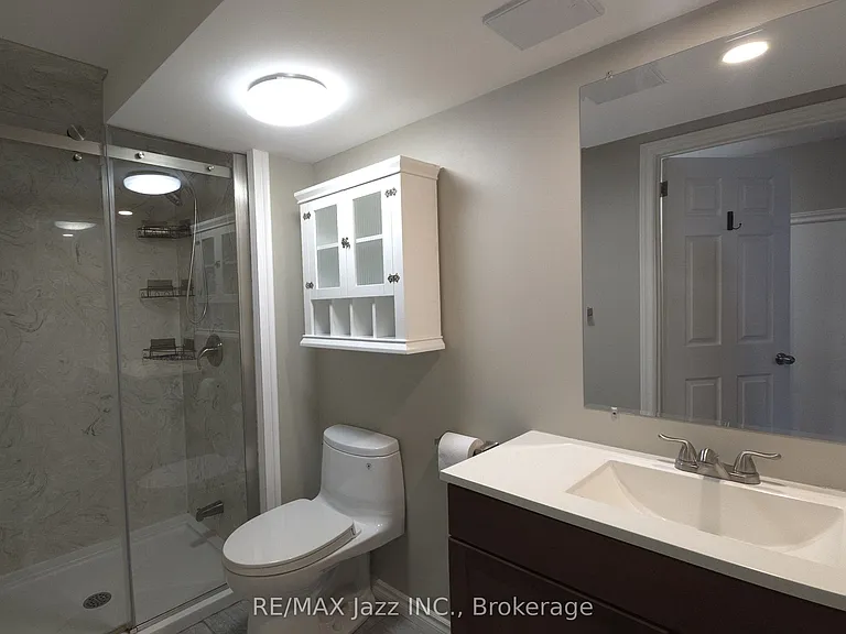 127 Lupin Dr #BASEMENT — Photo 15
