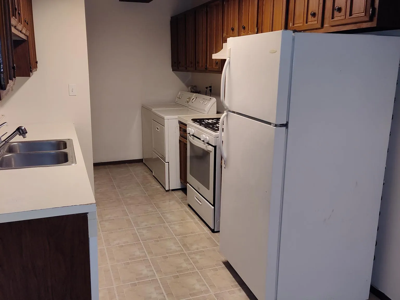 3 bed, $2,000 — Photo 1