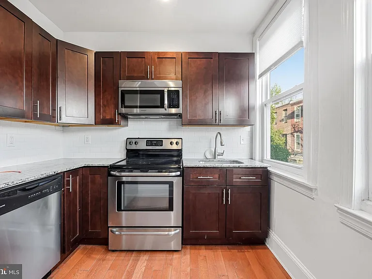 265 S 22nd St #3R — Photo 11
