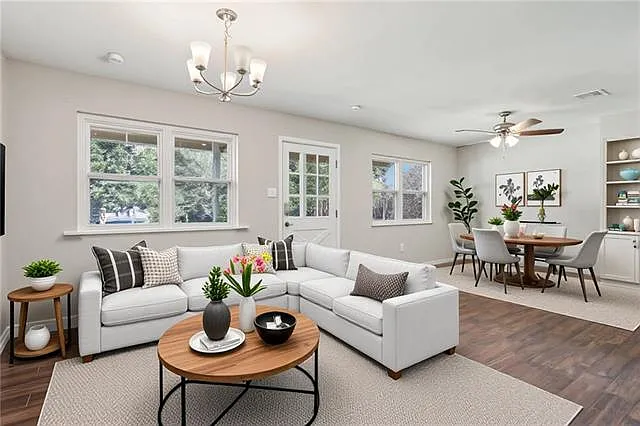 18274 Cusachs Dr — Photo 2