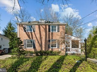 7910 Kentbury Dr, Bethesda, MD 20814