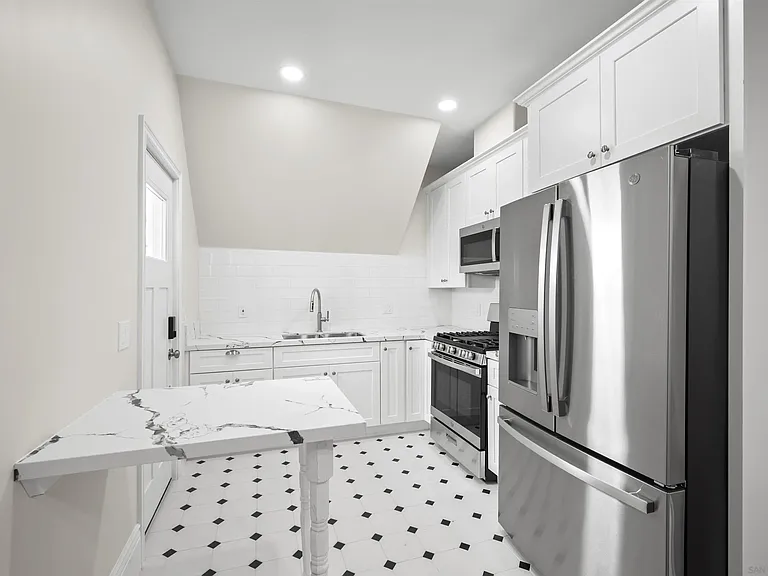 2253 Brant St — Photo 8