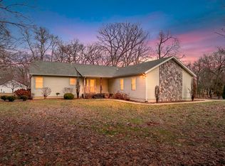 61833 Bayshore Dr, Sturgis, MI 49091