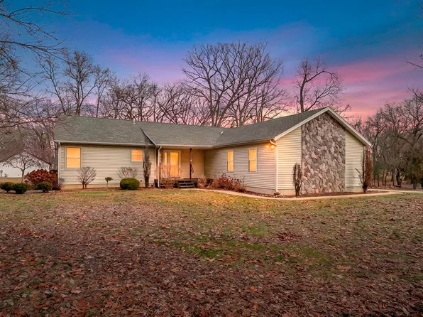 61833 Bayshore Dr, Sturgis, MI 49091