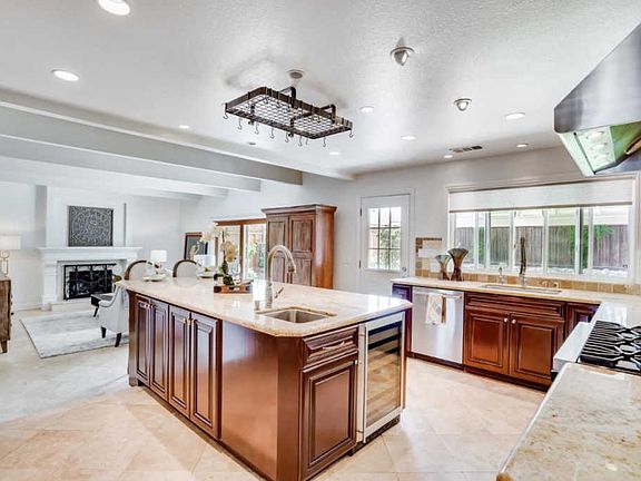 4th image of 4271 Bloomfield Dr