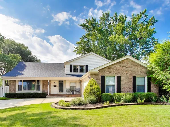 759 E Mill Valley Rd, Palatine, IL 60074