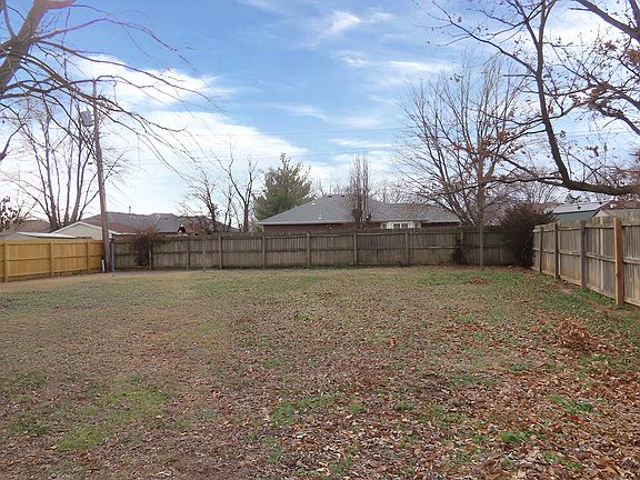 2nd image of 233 S Lulwood Avenue