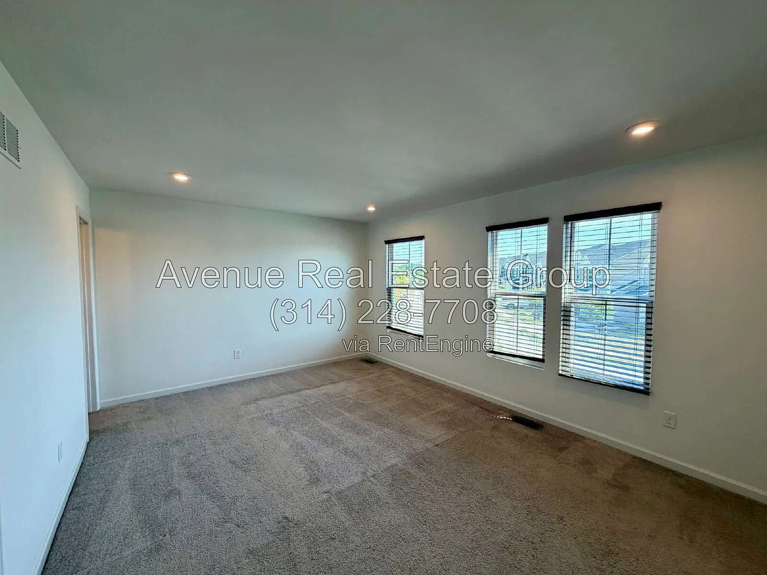 2 bed, 2.5 bath, 1363 sqft, $1,950 — Photo 3