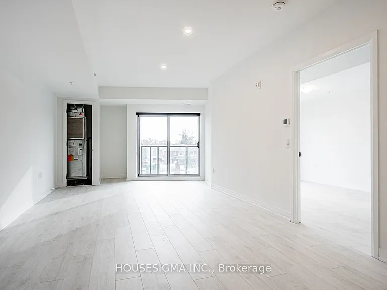 408 Brown Ct #212 — Photo 16