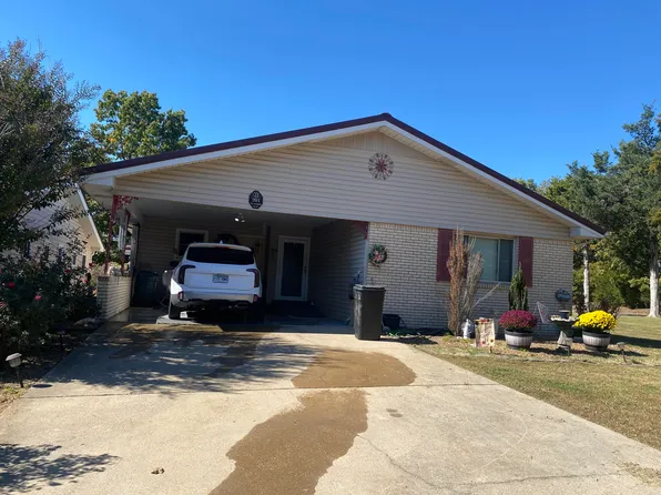 201 Parliament Dr, Horseshoe Bend, AR 72512