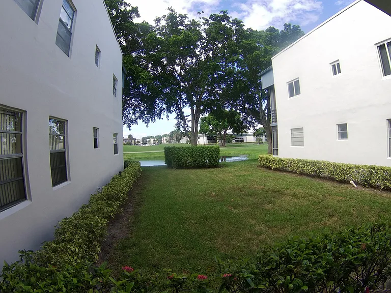 258 Normandy F — Photo 2