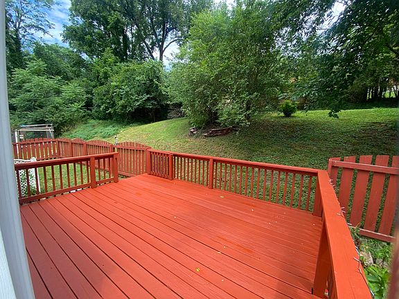 3rd image of 2623 Lansing Dr SW