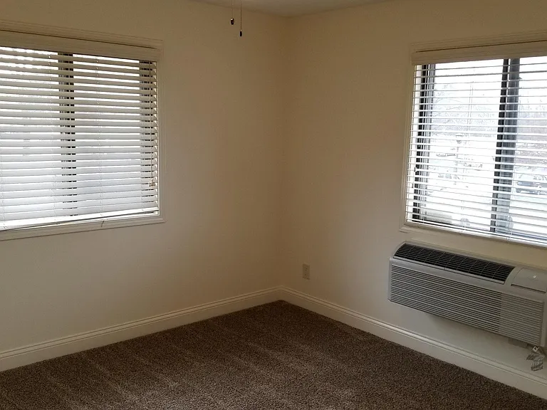 1975 Wilson Ave #8 — Photo 11