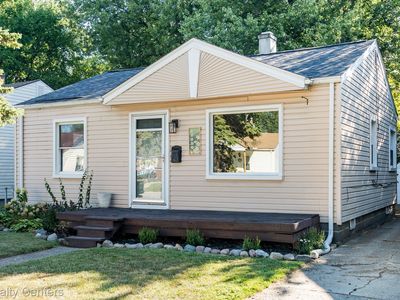 27050 Palmer Blvd, Madison Heights, MI, 48071