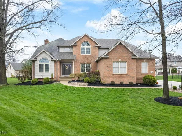 875 Redwood Dr, Akron, OH 44312