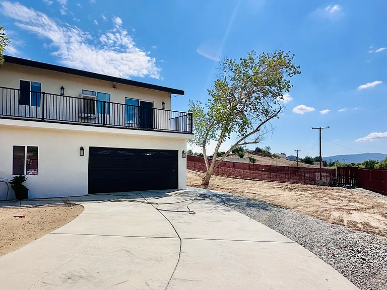 28076 East Dr — Photo 2