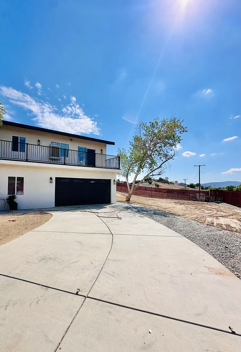 Building Photo - 28076 East Dr