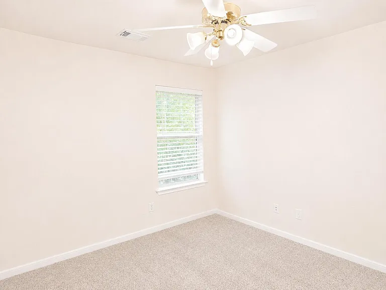 98 W Knightsbridge Dr — Photo 26