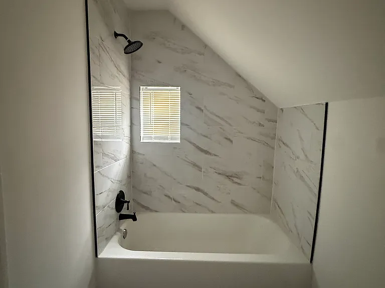 1435 W 50th St #UP — Photo 5
