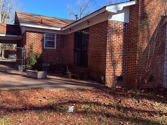 3rd image of 3851 36th St