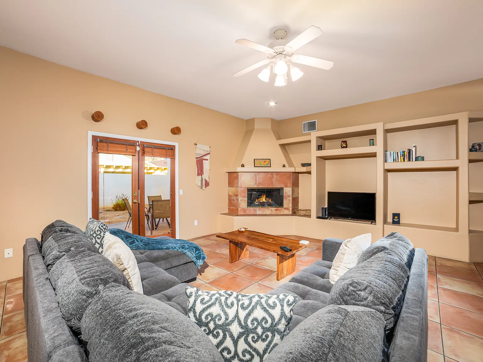 3 bed, 1811 sqft, $3,500 — Photo 3