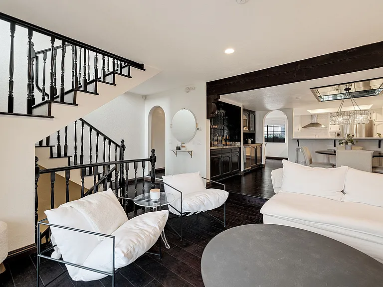 227 S Irena Ave #5 — Photo 9