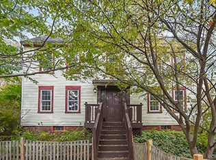 8 Cottle Ln, Kittery, ME 03904