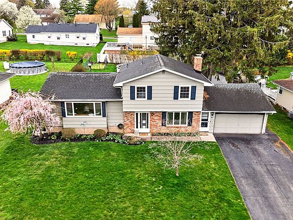 3rd image of 25 Andrea Ln
