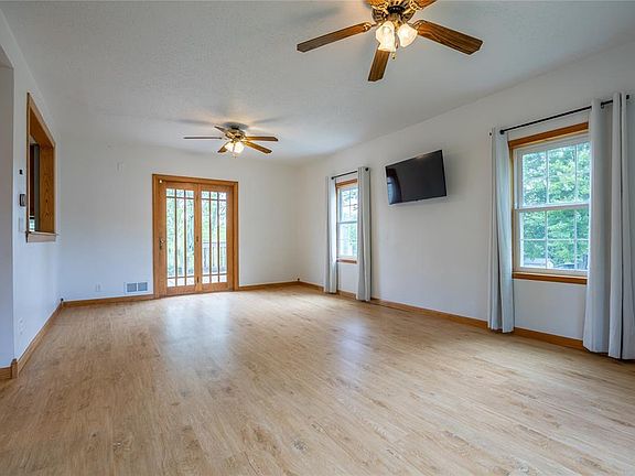 3rd image of 814 Menasha Avenue