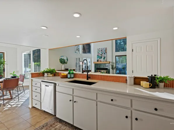 1993 S Wood Duck Ln, Boise, ID 83706