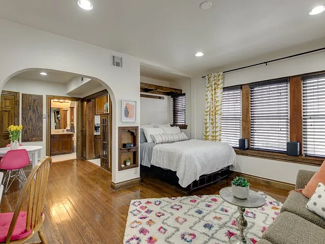 Claremont Apartments — Photo 30