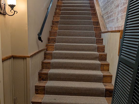 Entry Stair to Loft