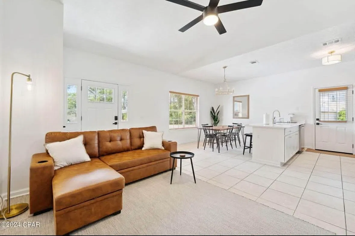 6221 Poinciana Dr — Photo 1