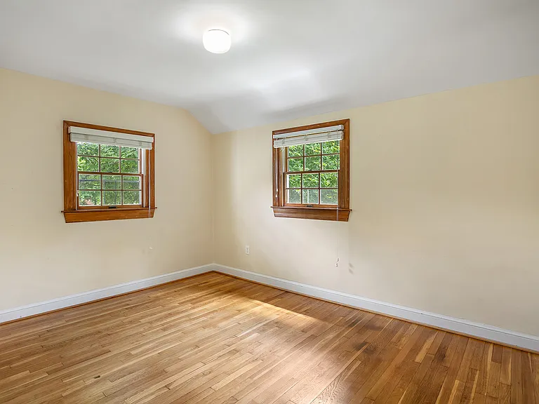 244 N Columbus St — Photo 18