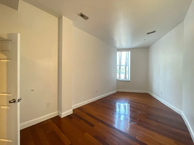 1027 Ridge — Photo 26