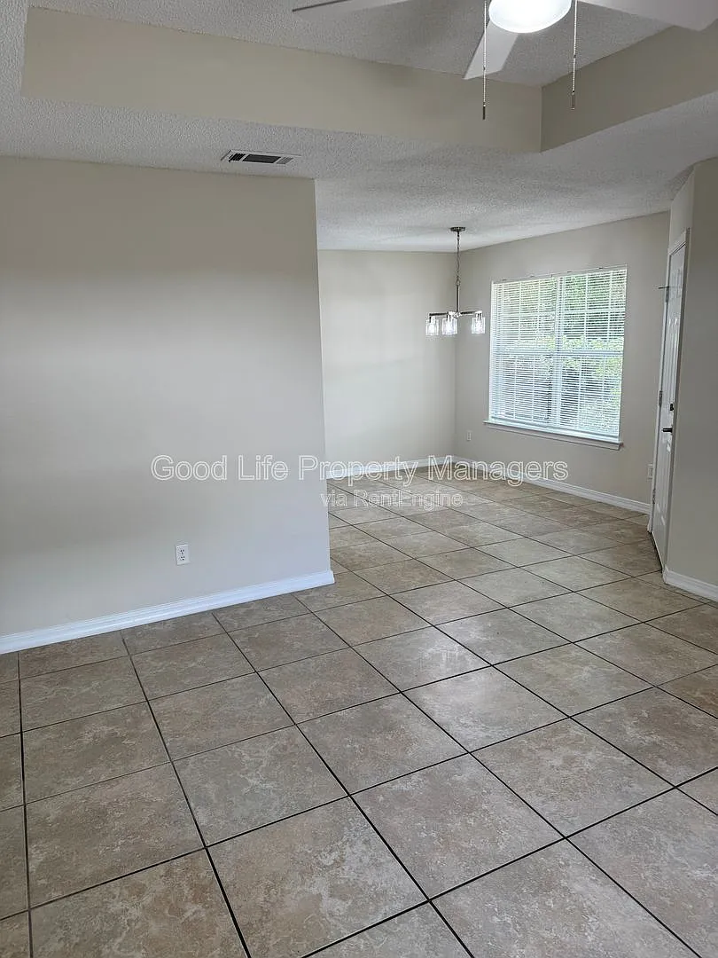 Building Photo - 9980 Bowman Ave #B