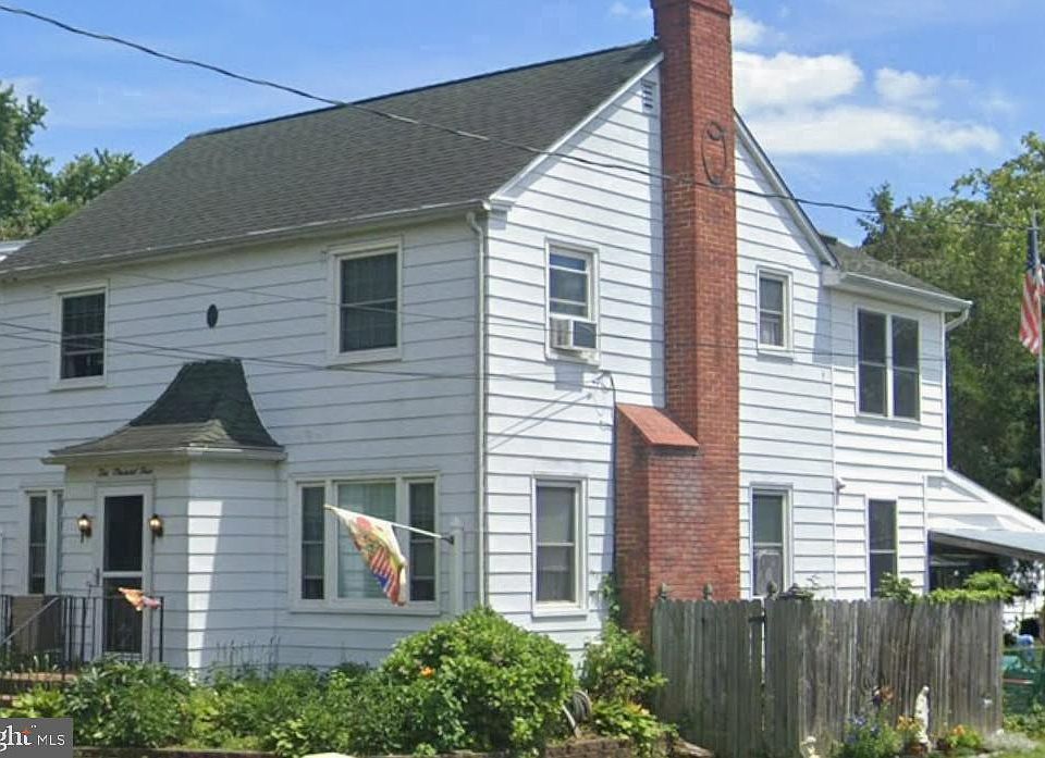 1st image of 2004 Sycamore St