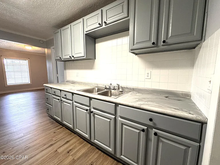 237 Helen Ave #E — Photo 7