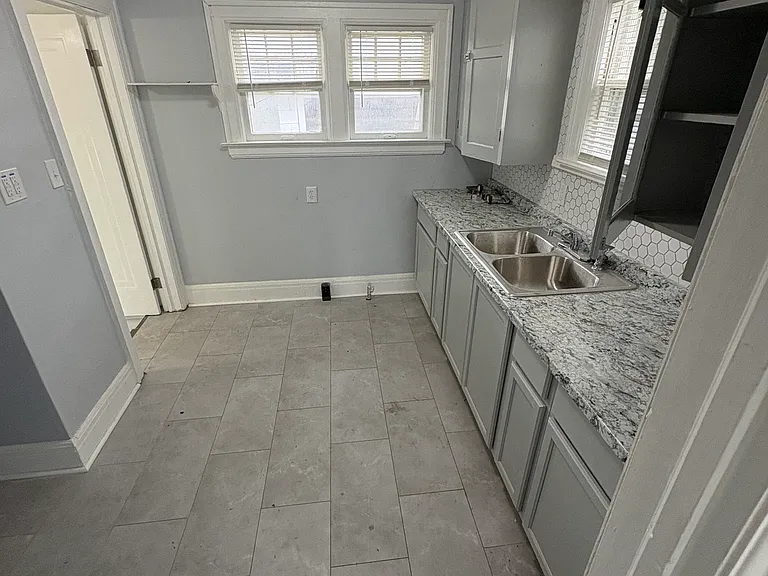 121 Jones St #2 — Photo 7