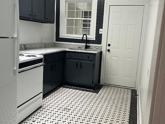 4th image of 1014 N Monroe St #3