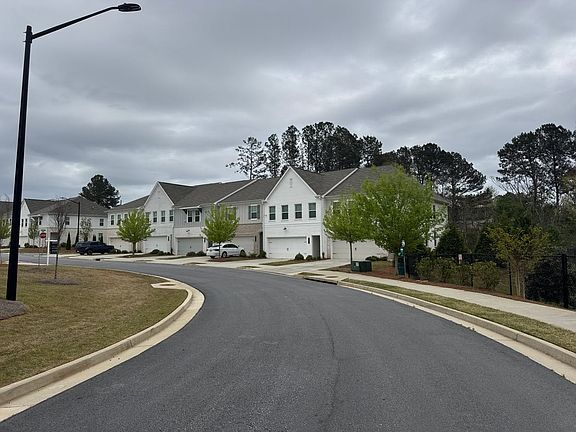 4th image of 3723 Silvery Way