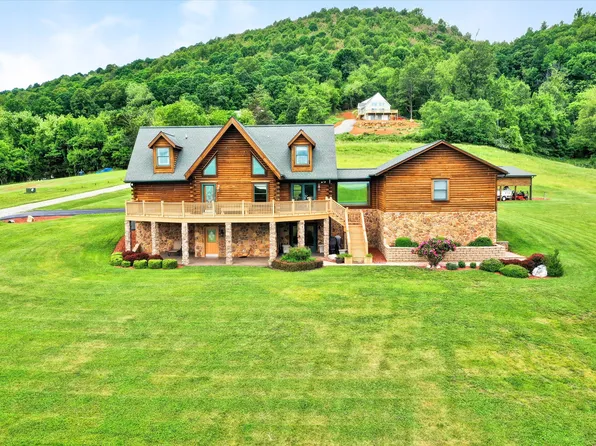 312 Daytona Dr, Hardy, VA 24101