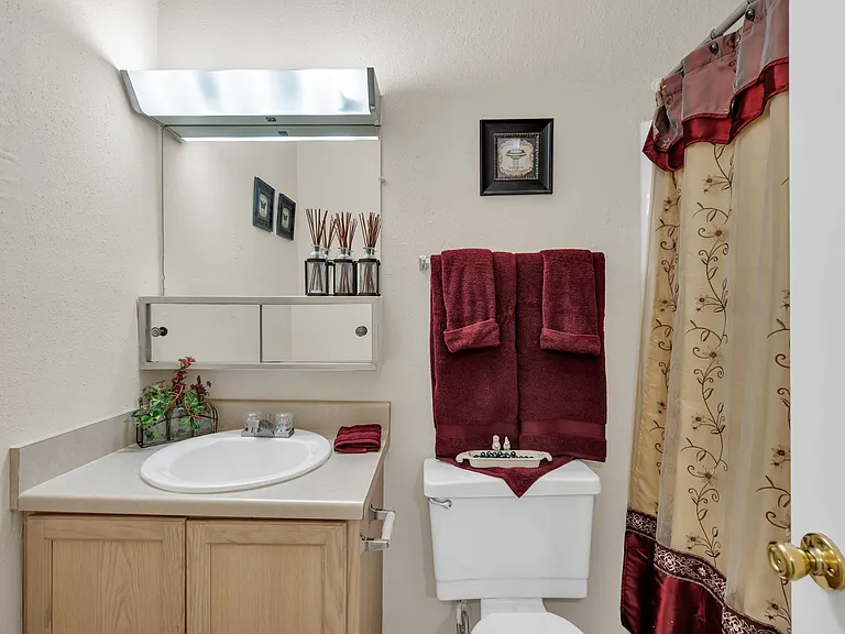Windsong Apartments — Photo 75